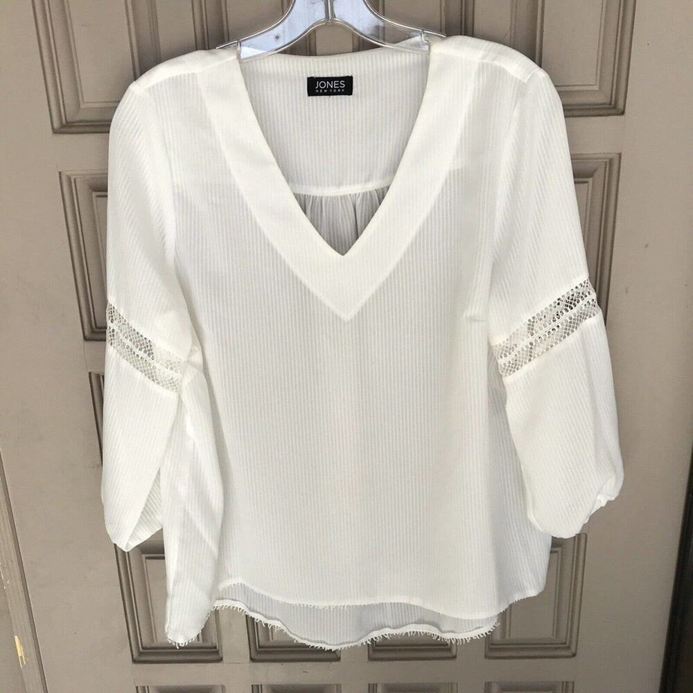 Jones New York Blouse Silky SzM White V Neck 3/4 Sleeves Lace Inset Pre-Owned